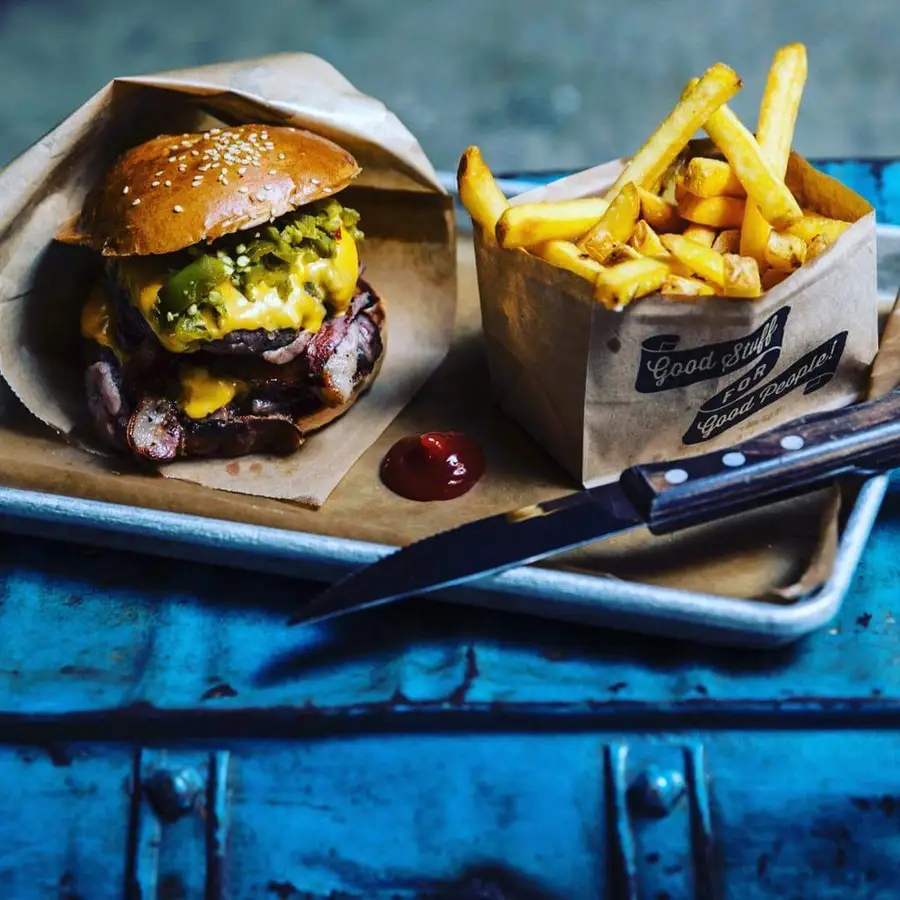 Hamburgare och pommes frites